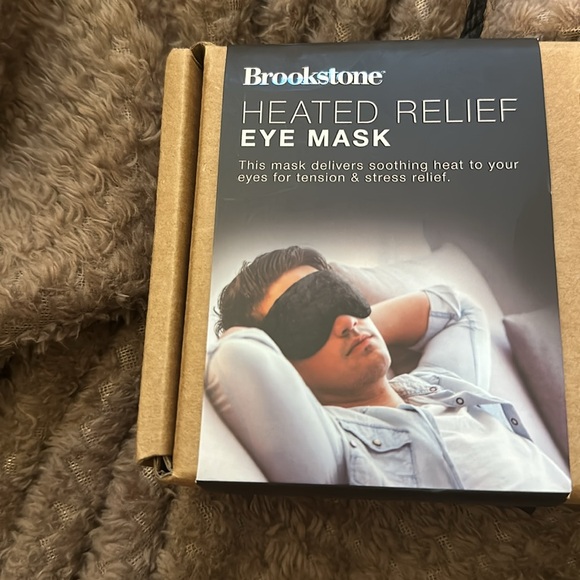 brookstone heated relief eye mask new in box - Picture 2 of 5